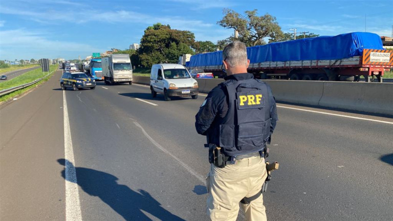 Trecho da BR-153 em Marília tem quatro multas por embriaguez o feriado