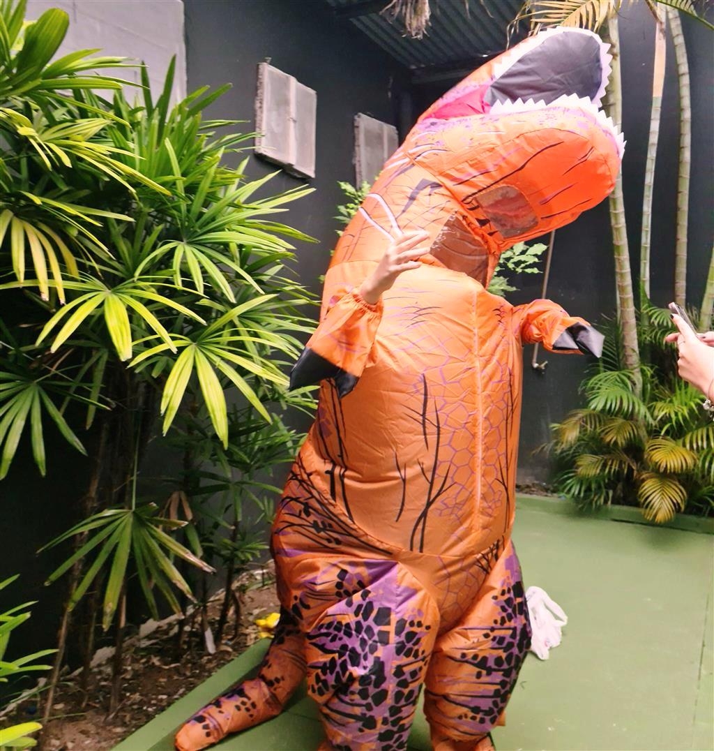 Loja de Páscoa Divino Vício tem dinossauro, muitas opções e abre sexta e domingo Loja de Páscoa Divino Vício tem dinossauro, muitas opções e abre sexta e domingo