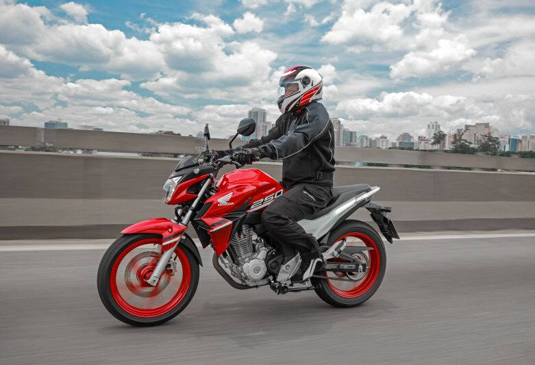 Honda CB Twister. Foto: Divulgação