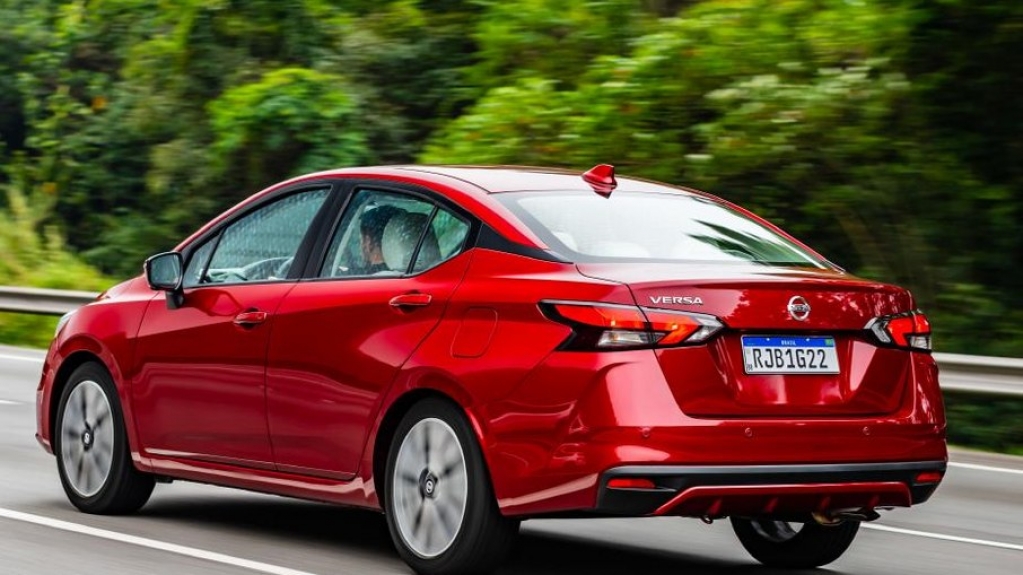 Nissan Versa passa a contar com antena estilo tubarão