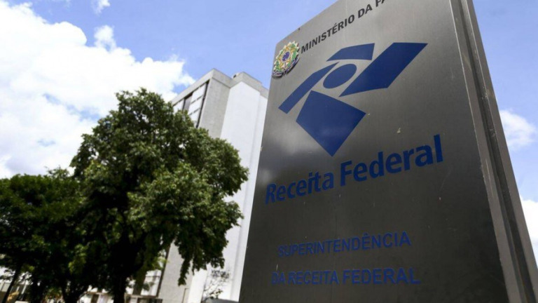 Veja como se preparar para os concursos do INSS e da Receita Federal