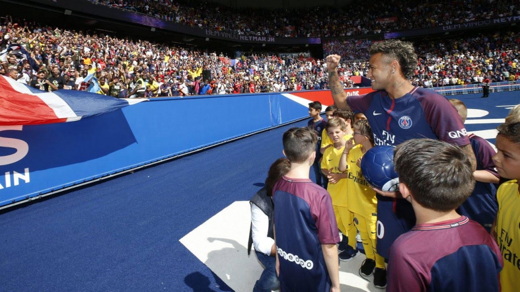 Em vídeo, Neymar mostra bom humor com "bronca" do Detran