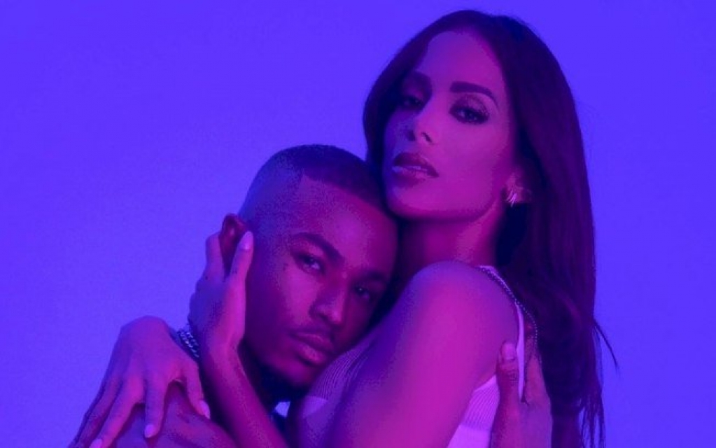 Anitta esbanja sensualidade em seu novo clipe "Envolver" Anitta esbanja sensualidade em seu novo clipe "Envolver"