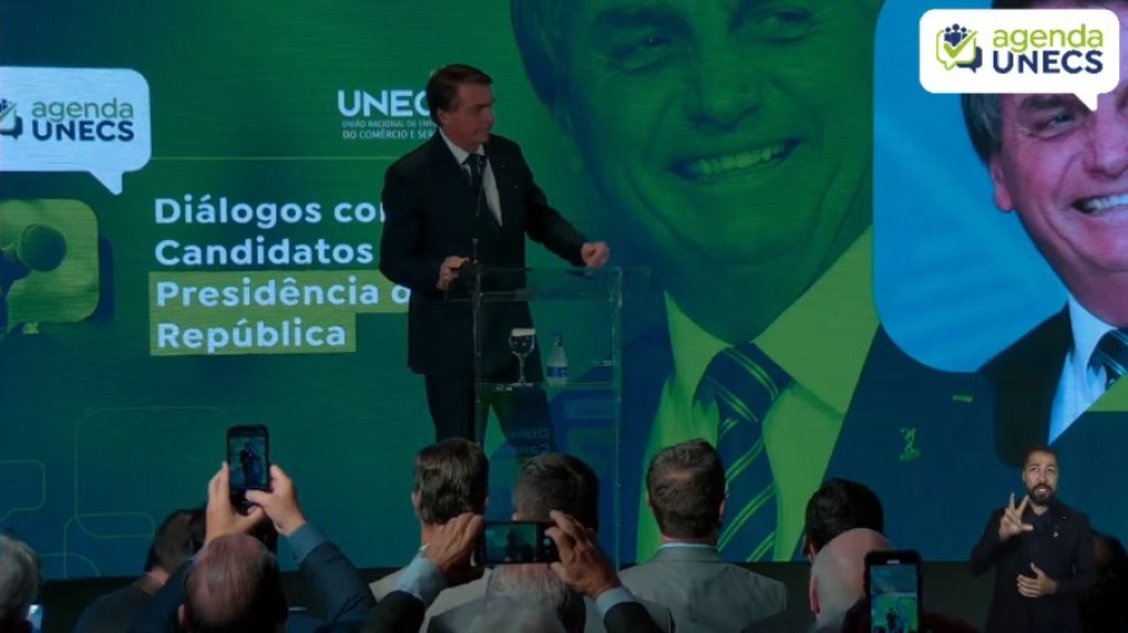 Bolsonaro promete reajuste a servidores em 2023, mas não fala quanto Bolsonaro promete reajuste a servidores em 2023, mas não fala quanto