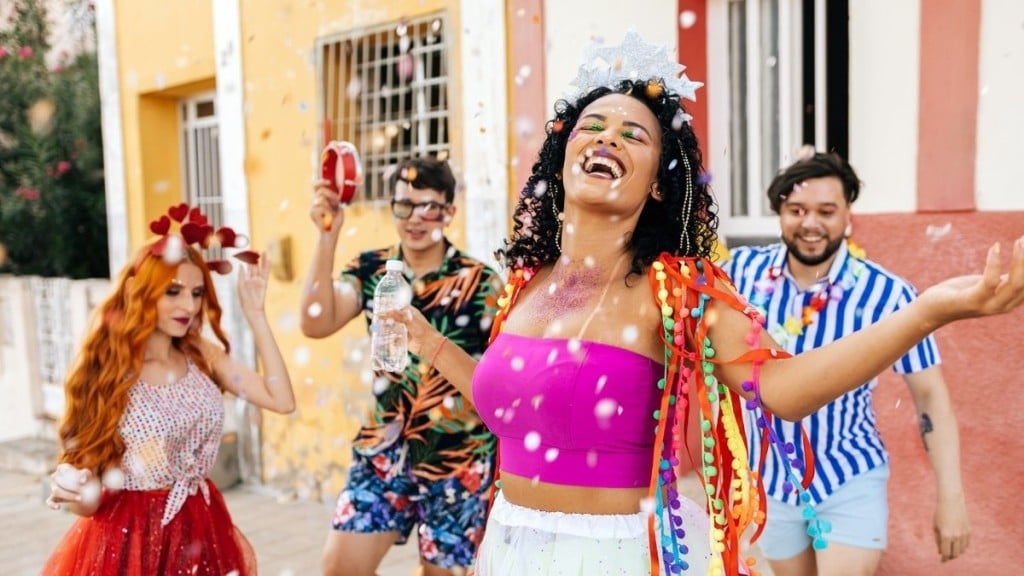 Foto: Reprodução Saiba quando cai o Carnaval 2024 e veja quais dias serão feriado