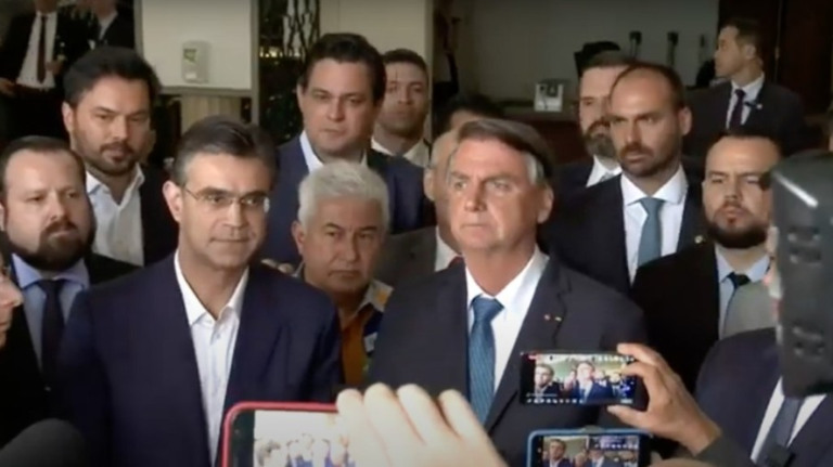 Garcia decide apoiar Bolsonaro e Tarcísio após derrota em SP