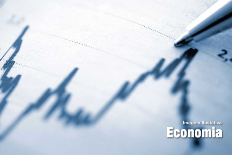 Atividade econômica avançou 0,4% em fevereiro, aponta prévia do PIB