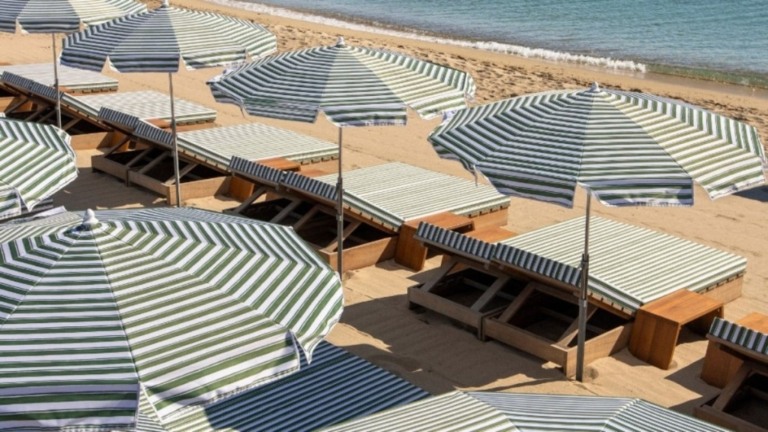 Beatriz Lima Leal Jacquemus desembarca em St. Tropez