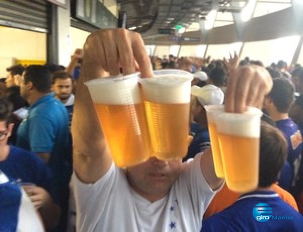 Rio de Janeiro libera cerveja em estádios de futebol