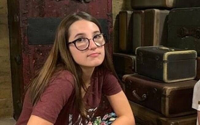garota de óculos