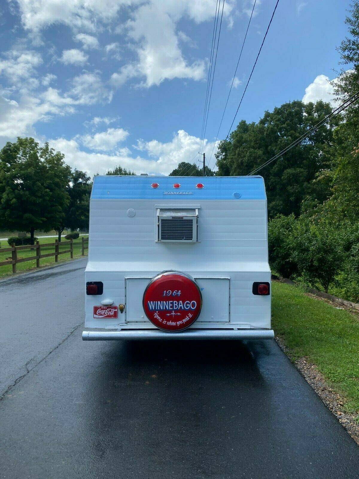 Motorhome Winnebago Camper Trailer 1964 . Foto: motorhome Winnebago Camper Trailer 1964 