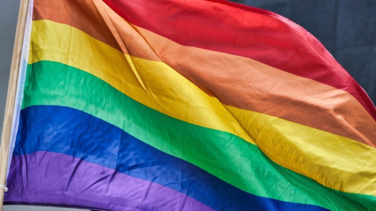 Mais de 15,5 milhões de brasileiros se identificam como LGBTQIA+