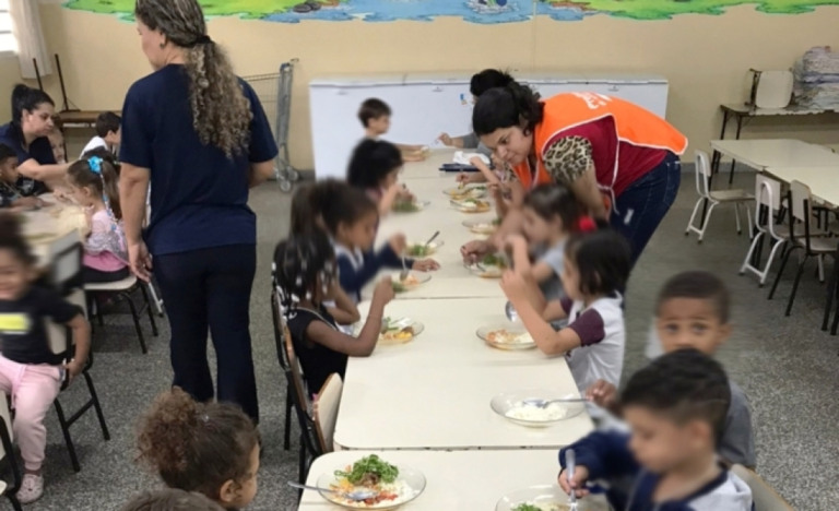 Programa de férias tem quatro escolas municipais em Marília para 240 famílias