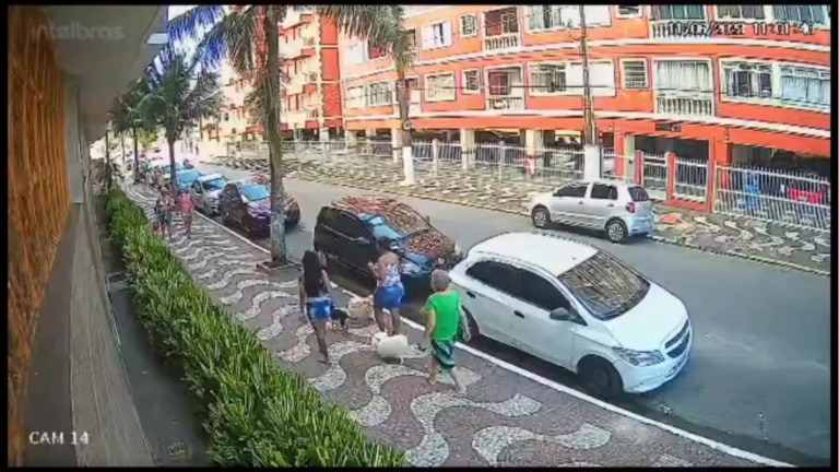 Reprodução Casal atropela ladrões em moto na cidade de Praia Grande, litoral paulista