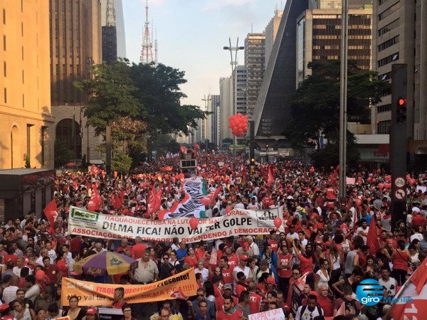 Em manifestação, Lula pede país sem ódio