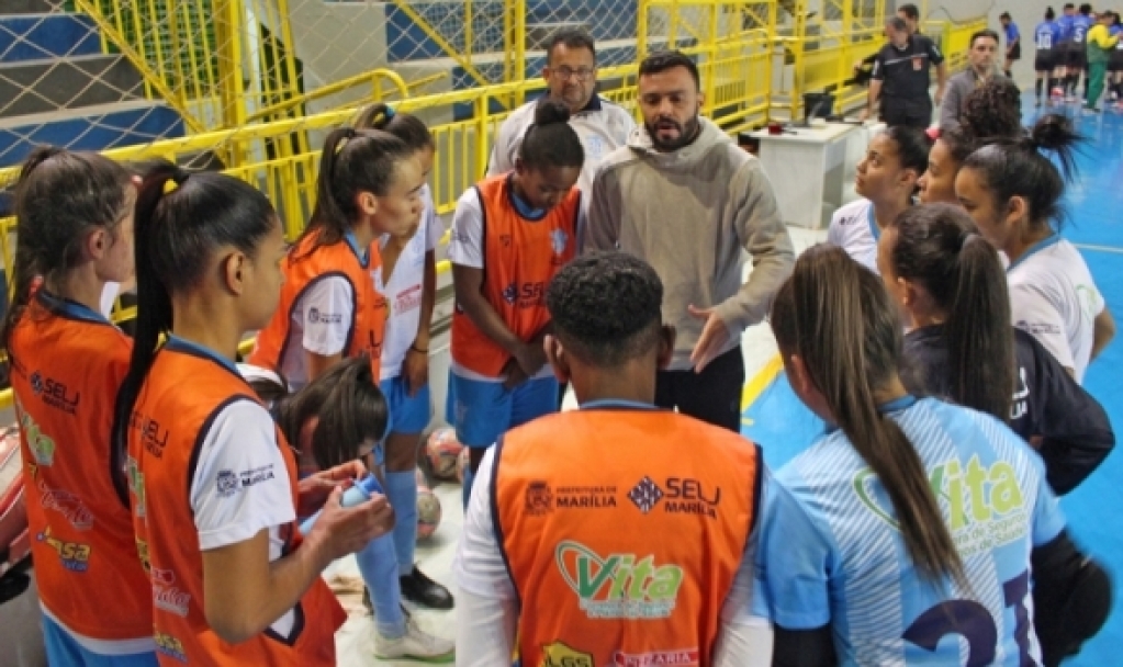 Futsal feminino de Marília goleia e avança na Copa Record; masculino fora