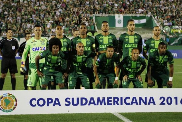 Chapecoense ganha título e vaga na Libertadores; colombianos ganham prêmio