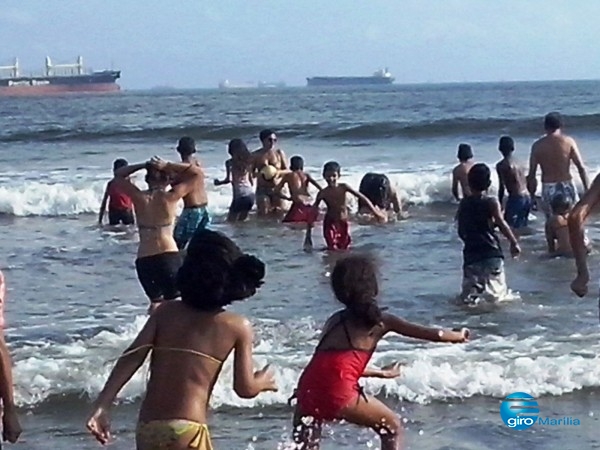 Crianças do Pequeno Cidadão conhecem a praia