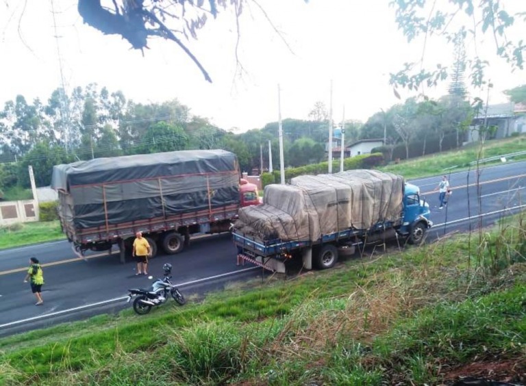 Acidente complica trânsito na rodovia ao lado de Nóbrega