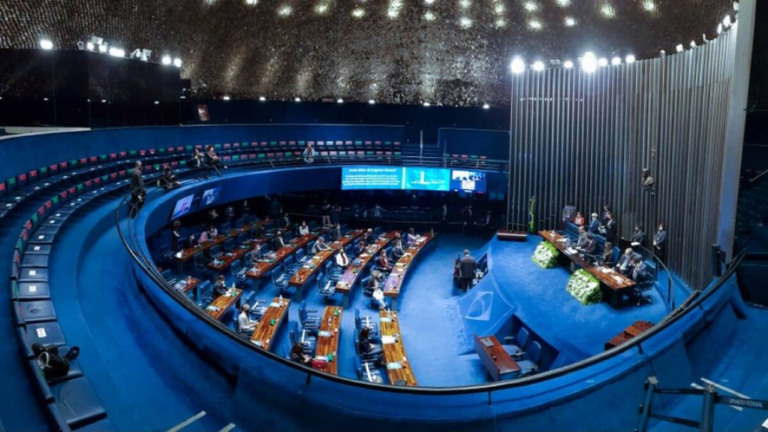 Indefinições sobre texto faz Senado adiar votação da PEC das Bondades