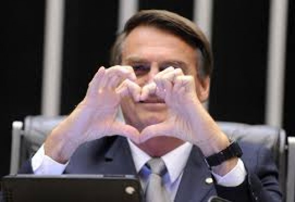 STF põe Bolsonaro no banco dos réus