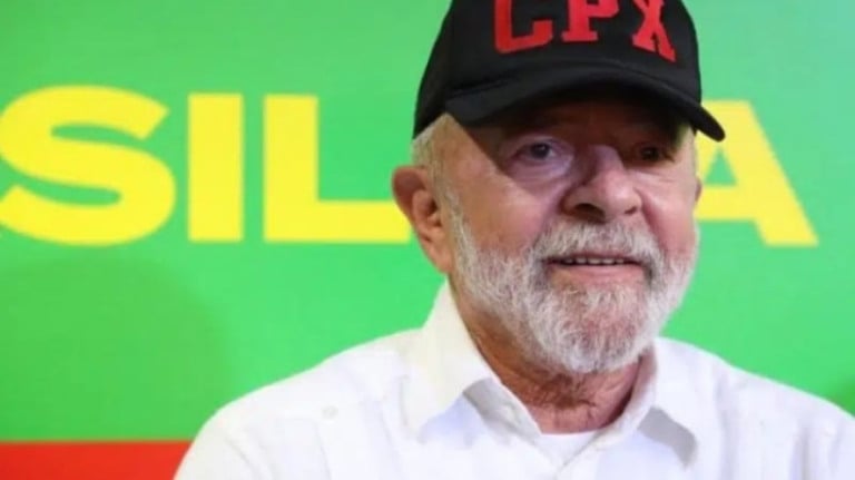 Bolsonaro faz campanha no Piauí e ataca Lula por boné com sigla 'CPX'