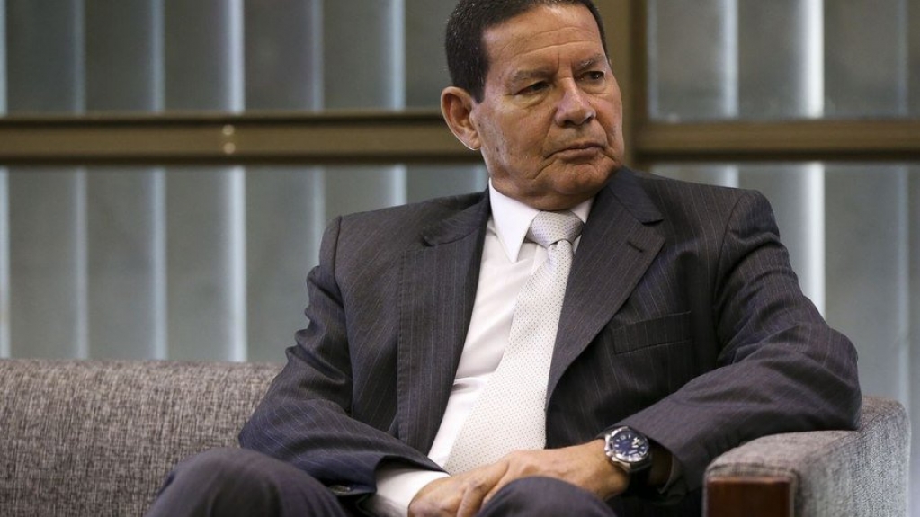 Mourão se diz a favor de criação de estatal para entrega de cartas e telégrafos