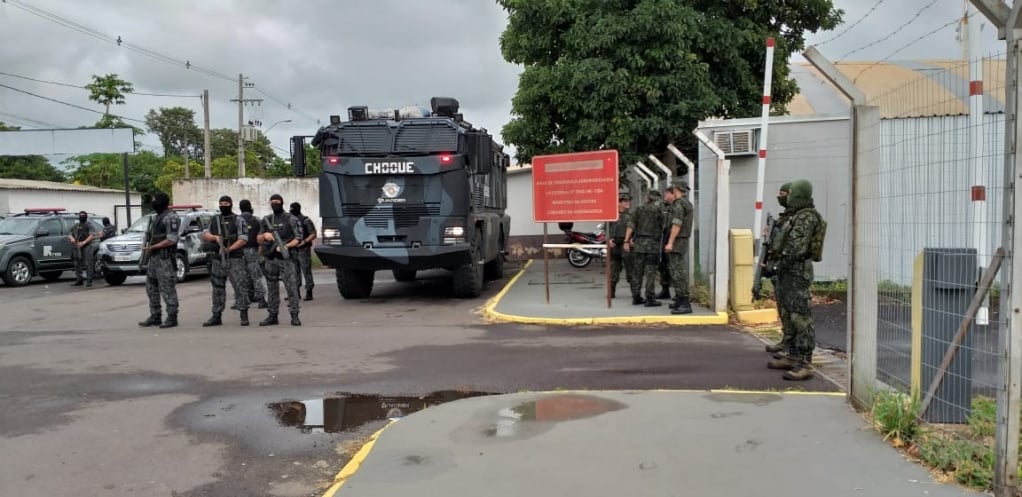 Forte esquema policial transfere Marcola para presídio federal