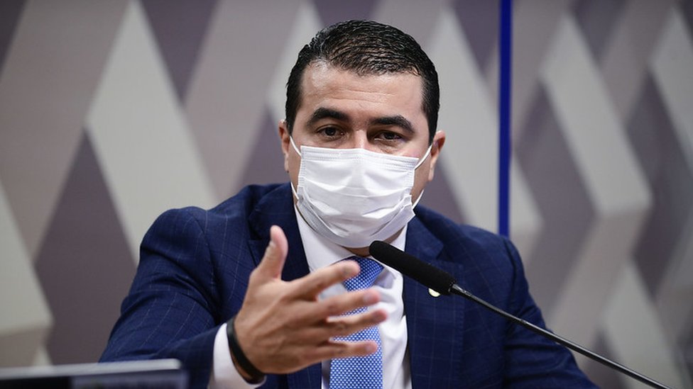 Deputado Luis Miranda de máscara na CPI da Covid