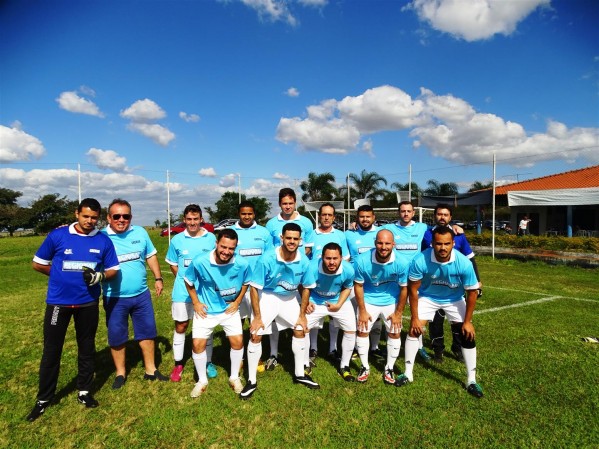 Interchácaras começa com futebol e ação social