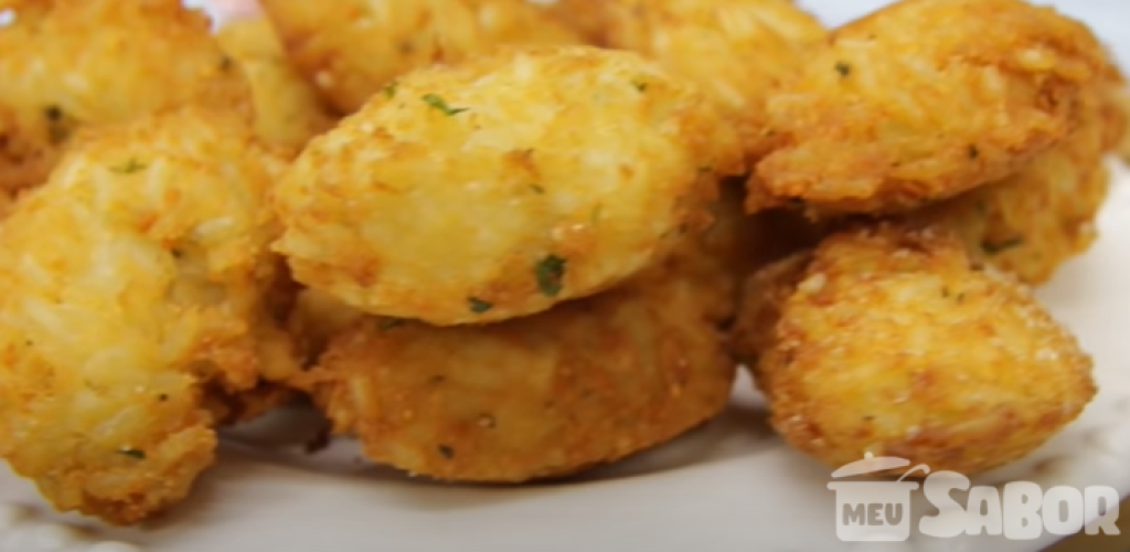 Bolinho de cenoura com curry e chia sem glúten Bolinho de cenoura com curry e chia sem glúten