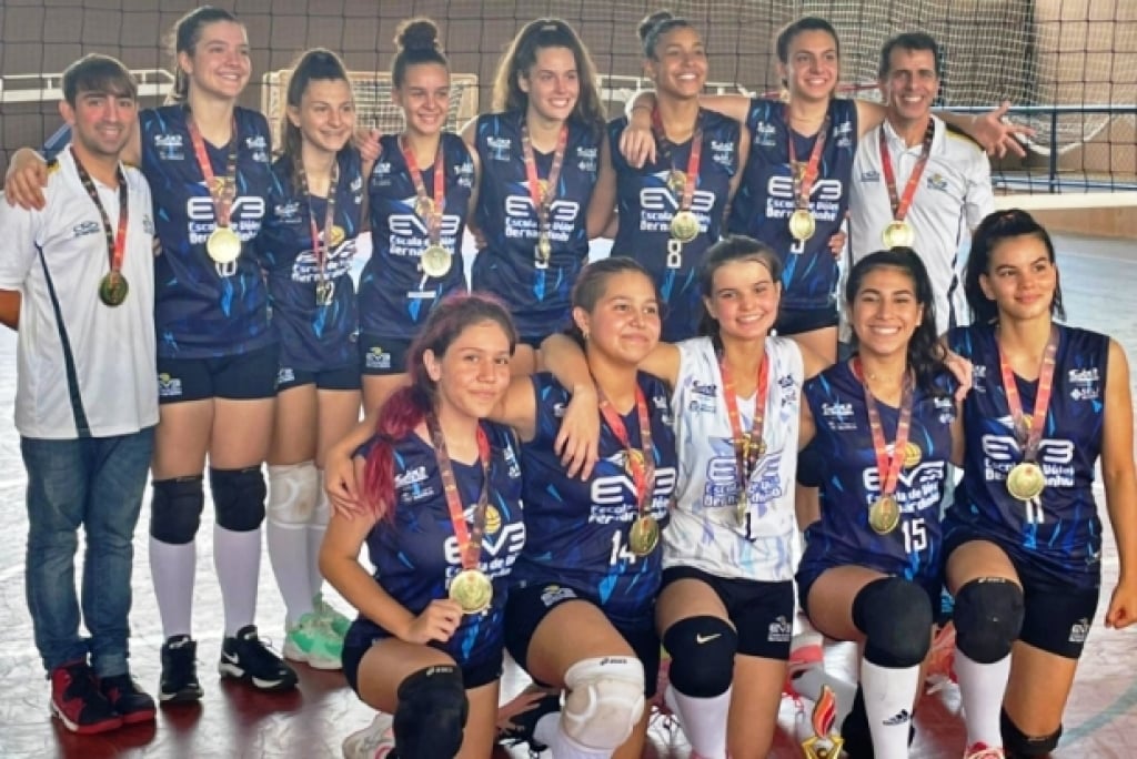 Vôlei feminino de Marília é campeão Estadual Sub-16: vitórias em todos os jogos