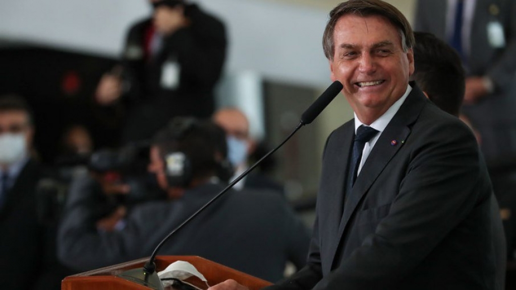 Bolsonaro após queda na Bolsa: "Mercado fica nervosinho com aumento de gastos"