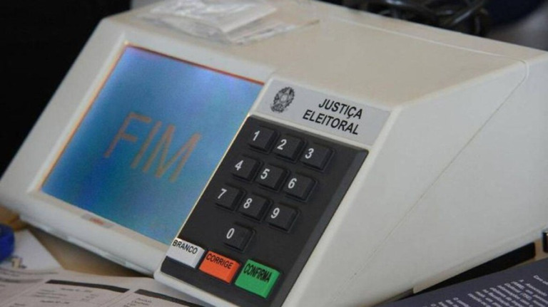 Pesquisa: 46% não falam mais de política com família para evitar briga