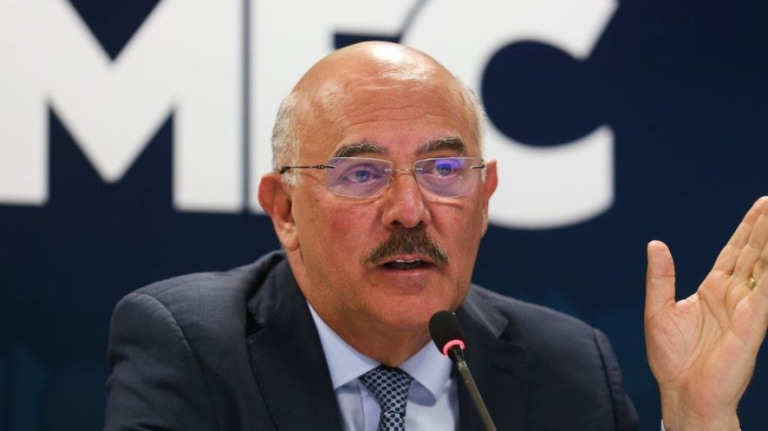 Corrupção no MEC: Ribeiro diz que errou ao citar Bolsonaro em ligação