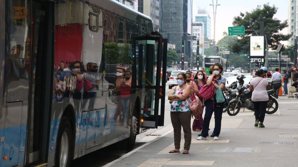 Compartilhamento do vale-transporte pode causar justa causa, diz TRT