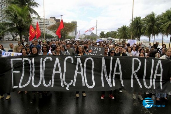 Educação estadual prorroga concurso para professores