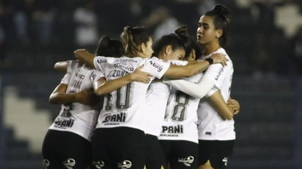 Corinthians goleia o Flamengo pelo Brasileirão Feminino