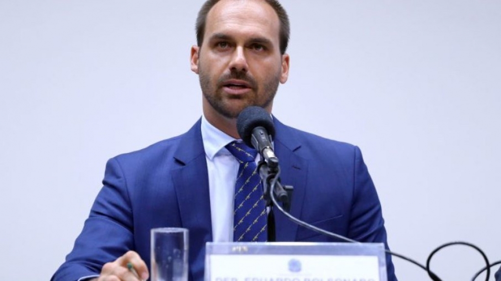 Freixo critica viagem a Dubai e Eduardo Bolsonaro rebate: "Hipócrita" Freixo critica viagem a Dubai e Eduardo Bolsonaro rebate: "Hipócrita"