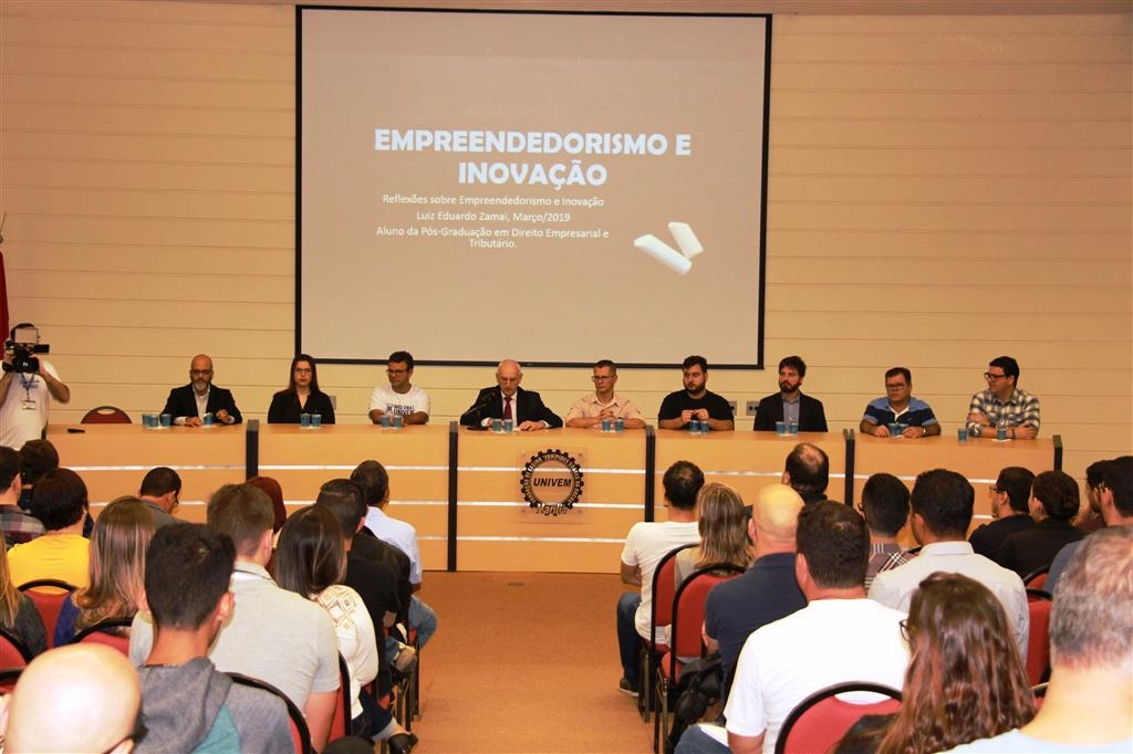 Univem inicia pós com foco em empreendedores e emoção em homenagem