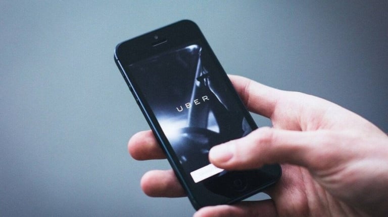 Uber é condenada a pagar verbas trabalhistas a motorista de aplicativo