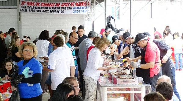 Apae lota Festa da Costela e envolve comunidade