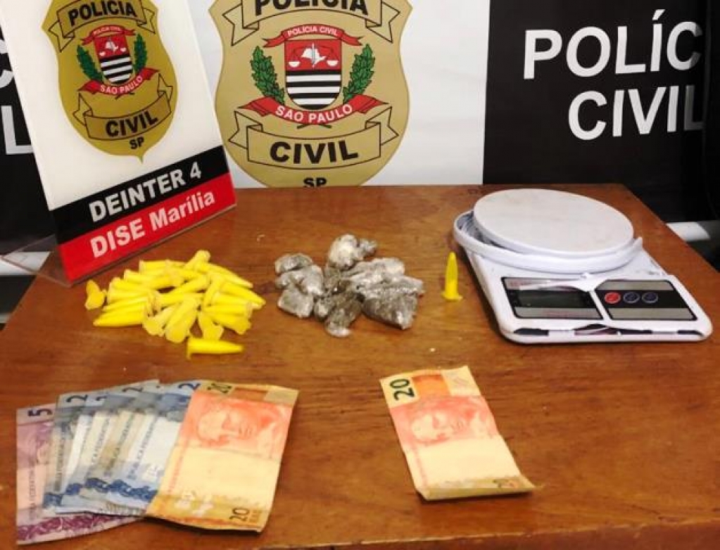 Dise prende jovem de 21 anos por tráfico de maconha e cocaína na Vila Barros Dise prende jovem de 21 anos por tráfico de maconha e cocaína na Vila Barros