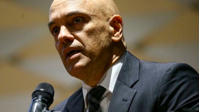 Agência Brasil Moraes suspende lei municipal que proibia linguagem neutra nas escolas