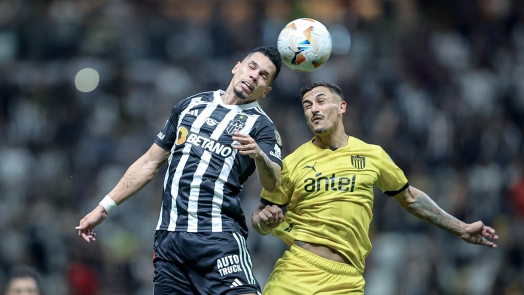 Atlético-MG vence Peñarol em jogo acirrado pela Libertadores