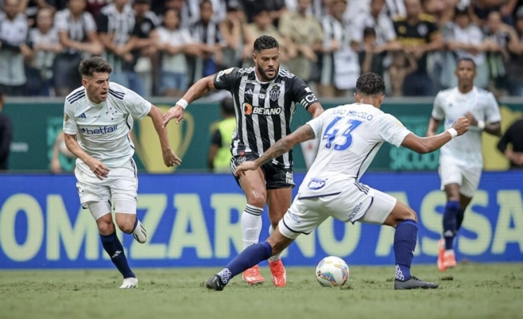 Atlético-MG e Cruzeiro empatam em clássico eletrizante na Arena MRV pelo Campeonato Mineiro