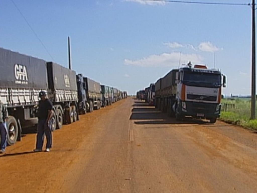 ANTT regulamenta e revela absurdos em taxa para transporte de cargas