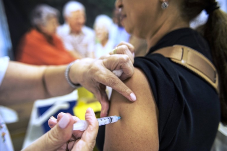 Vacina para gripe esgota na rede pública de Marília e atendimento geral para