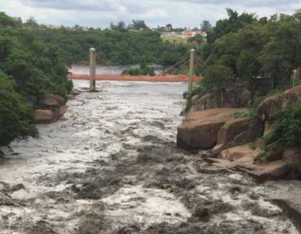 "Trecho morto" do rio Tietê cresce e avança para interior do Estado