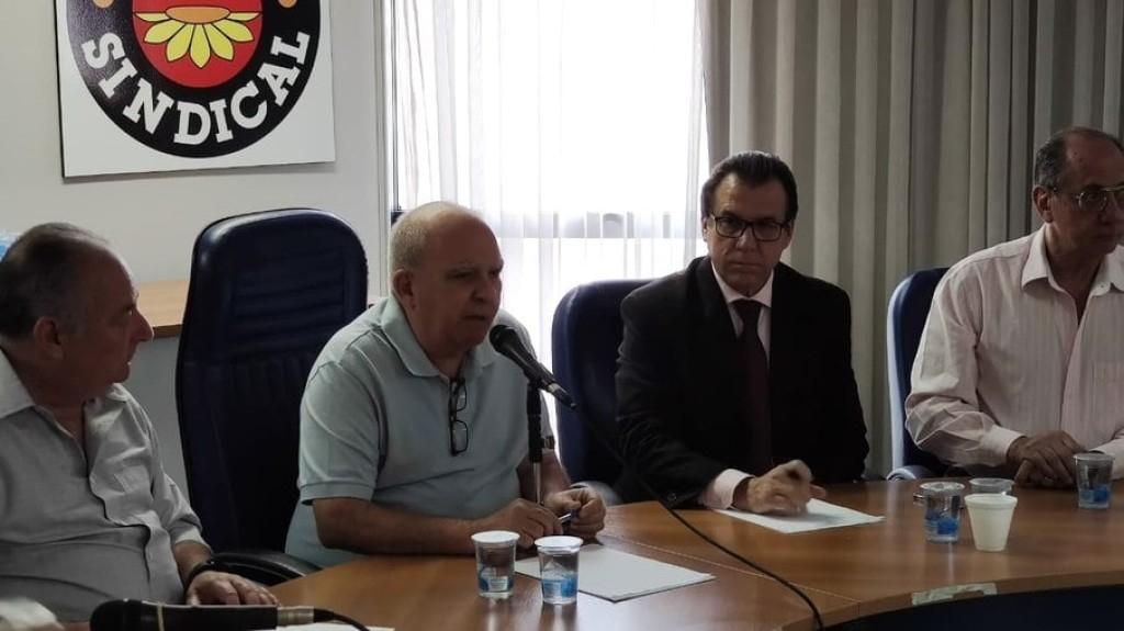 Marinho: 'Salário mínimo sobe para R$ 1.320 em maio, se houver espaço'